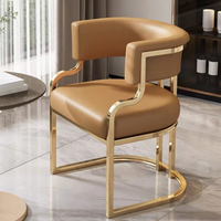 Chaise de salle à manger en cuir microfibre imperméable, durable, pour restaurant et hôtel, avec pieds sabre en métal doré, style moderne, simple et luxueux