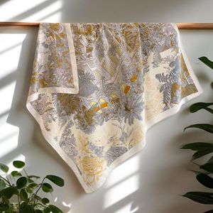 Élégant foulard carré pour femme en polyester, imprimé forêt tropicale, accessoire de mode multifonctionnel pour le printemps et l'automne - Product Image 2