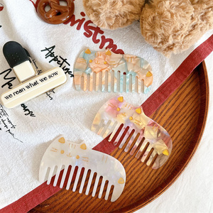 Peigne à cheveux coréen rétro en acétate à imprimé léopard, peigne à poche anti-statique en forme d'animal 3D de 4 mm d'épaisseur pour filles OEM ODM - Product Image 4