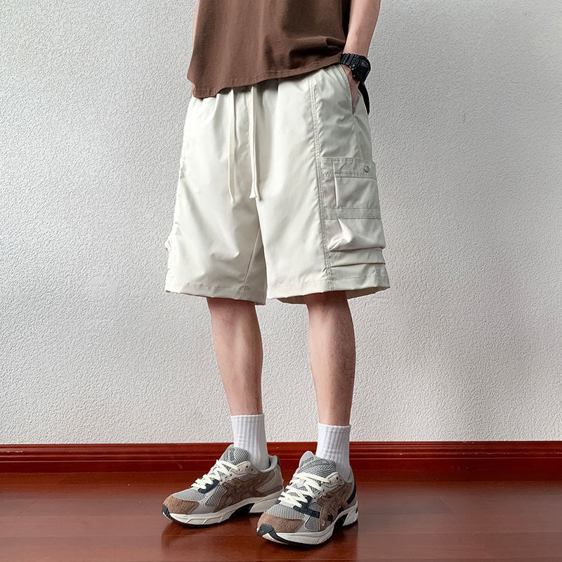 สีกากีอ่อน