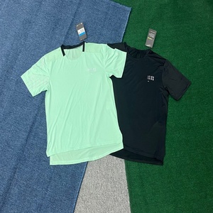 T-shirt de course pour homme de haute qualité, à séchage rapide, avec <span class=keywords><strong>design</strong></span> en mesh respirant, idéal pour la salle de sport et les activités sportives en plein air - Product Image 1