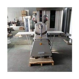Machine à pâtes électrique avec fonction de roulage de la pâte et de fabrication de pâtes interchangeables - Product Image 2
