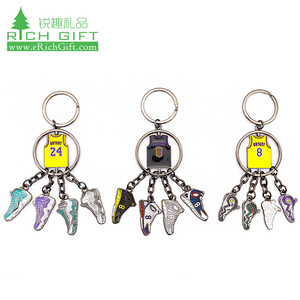 Portachiavi con catena chiave kobe con logo personalizzato in metallo smaltato con logo personalizzato per la promozione del <span class=keywords><strong>reg</strong></span> - Product Image 4