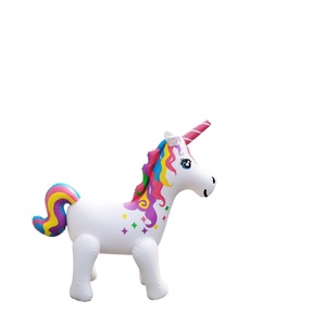 Grandes jouets gonflables licorne pour jardin et fêtes, avec fonction de pulvérisation d'eau - Product Image 4