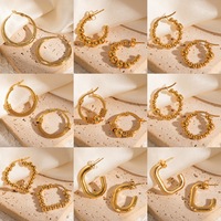 Anting Lingkaran Bola Emas Stainless Steel Anting Lingkaran Berhias Manik-Manik Perhiasan Minimalis Hipoalergenik Ringan untuk Wanita dan Remaja Putri