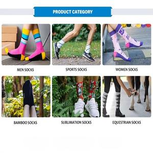 Chaussettes de Pilates antidérapantes pour femmes de haute qualité, chaussettes en coton avec grip pour le yoga, le ballet, antidérapantes, vente en gros, design de logo personnalisé - Product Image 6