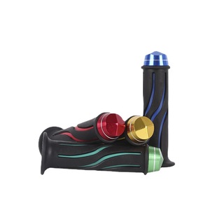 Housse de poignée bicolore et gants de pédale universels en caoutchouc antidérapant pour cyclomoteurs et motos Accessoires modifiés Systèmes de carrosserie - Product Image 5