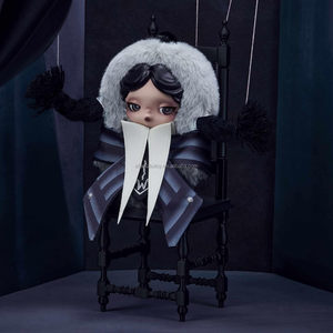 POP Mart X Wednesday Porte-clés en peluche à yeux de verre, version uniforme Nevermore Academy, figurine originale, boîte mystère, articles de collection - Product Image 1