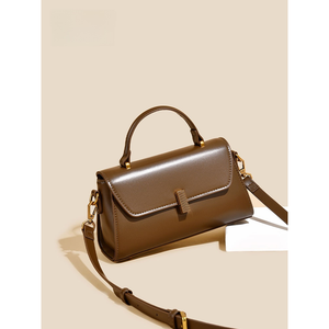 Sac fourre-tout décontracté vintage imperméable pour femme <span class=keywords><strong>avec</strong></span> <span class=keywords><strong>rabat</strong></span> et poignée, sac à bandoulière structuré petit format <span class=keywords><strong>avec</strong></span> fermeture à crochet pour usage quotidien - Product Image 4