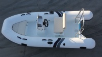 Bateau pneumatique semi-rigide de luxe CE 13 pieds 390, coque rigide en fibre de verre, coque en V profond, Orca Hypalon PVC, à vendre