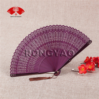 Éventails pliants en bambou noir technique sculptée personnalisée chinoise