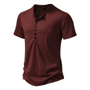 Vente en gros de chemise Henry d'été décontractée de couleur rouge unie à manches courtes pour hommes T-shirt graphique personnalisé de sport coupe ajustée - Product Image 6