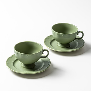 Ensemble tasse et soucoupe en céramique de style français vintage moderne minimaliste, tasses à café, thé, latte, luxe, vert sauge mat, pour la maison - Product Image 1