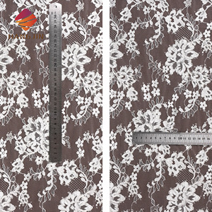 Dernière Nouveauté : Tissu en Dentelle Chantilly Ivoire pour Mariée, Bordure Brodée Faite Main avec Cordons, Broderie Florale 3D, Dentelle Française Cordonnée - Product Image 4