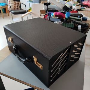 Maleta de exhibición de <span class=keywords><strong>gafas</strong></span> con ruedas; gabinete de almacenamiento de <span class=keywords><strong>gafas</strong></span> de sol; vitrina de <span class=keywords><strong>gafas</strong></span> - Product Image 5