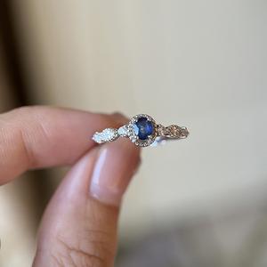 Bague en argent pur S925 au design rétro français avec une pierre précieuse aquamarine étincelante, anneaux de luxe légers et élégants - Product Image 3