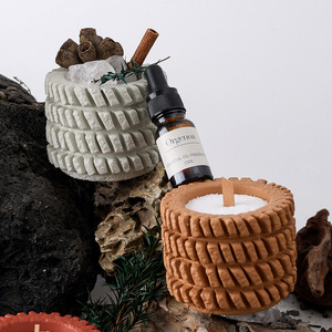 Vente en gros de pots à bougies en ciment à texture de <span class=keywords><strong>pneu</strong></span> 3D, multicolores, avec mèche en bois, porte-bougies parfumés en béton - Product Image 2
