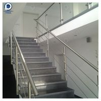 Optima Garde-corps rond personnalisable en métal résistant aux intempéries pour les zones commerciales et résidentielles Garde-corps