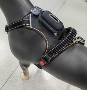 LINLI充電式照明付き犬用ベストハーネス小中大型犬用調節可能なLEDライトアップ犬用ハーネスうんちバッグ付き - Product Image 2