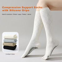 Chaussettes de yoga professionnelles personnalisées de qualité supérieure pour femmes, en coton, à cinq doigts, mi-mollet, antidérapantes, pour le printemps et l'automne
