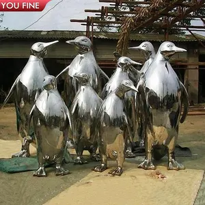 חיים גודל נירוסטה מראה גימור קבוצת גן פינגווין פיסול למכירה