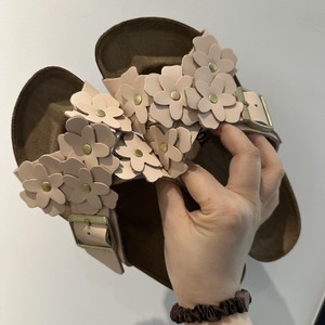 <span class=keywords><strong>Sandalias</strong></span> de Plataforma con Hebilla y Punta Abierta, Estilo <span class=keywords><strong>Birkenstock</strong></span>, para Mujer, con Diseño Floral Dulce, para Verano, Aire Libre, con Suela Gruesa y Aumento de Altura - Product Image 4