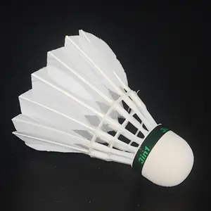 Volant de badminton 3 en 1, vente directe d'usine, durable, stable, plume d'oie, bon marché pour l'entraînement sportif