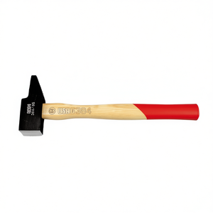 Martillo 384 de 16 oz con cabeza de acero y mango de madera con agarre rojo para uso general - Product Image 3