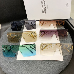 Lunettes de soleil monobloc sans monture en forme de cœur, style transfrontalier euro-américain 2024, nouvelle mode Y2K, tendance des célébrités d'Internet - Product Image 4
