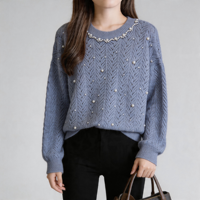 Pull court en maille à col ras du cou et épaules tombantes, avec motif feuille bleu poussière, motif ajouré, perles et détails en cordon, pour marques privées