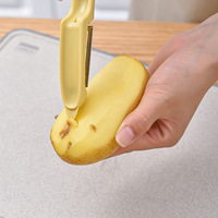Brosse de nettoyage multifonctionnelle 3-en-1 pour les coins difficiles d'accès, en acier inoxydable, éplucheur de pommes de terre manuel
