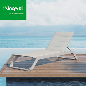 كرسي صالة كرسي فاخر مقاوم للماء من الألومنيوم قابل للتكديس أثاث حمام سباحة خارجي كراسي تشمس للشاطئ - Product Image 2