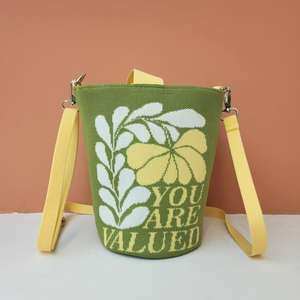 Sacs seau tendance 2025 de créateurs chinois, sacs à main mode <span class=keywords><strong>femme</strong></span> en polyester, capacité 3L+, produits en gros - Product Image 6