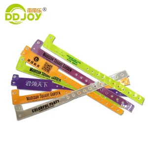 Manufacture Hot Sell 1 Off Plastic Festival Vinyl Bracelet Custom Events PVC Neon Color Wristbands Gifts