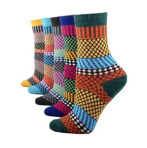 PERFECT Women-<span class=keywords><strong>5</strong></span>แพ็คถุงเท้าฤดูหนาวสำหรับผู้หญิงลายชาติพันธุ์ถุงเท้าพื้นหนาถักกวางเรนเดียร์ชาติพันธุ์ - Product Image 4