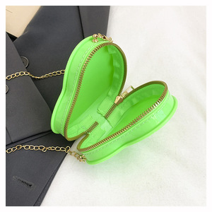 กระเป๋าใส่เหรียญรูปโซ่ธีมความรัก ทันสมัยและน่ารัก ขนาดมินิ ซองจดหมายสีแดง กระเป๋าเด็ก กระเป๋าเก็บของอเนกประสงค์ - Product Image 6