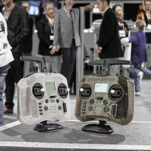 Prezzo di Fabbrica in Stock per Radiocomando ELRS 2.4G Tascabile Leggero e Portatile in Plastica per Droni da Corsa FPV - Product Image 6