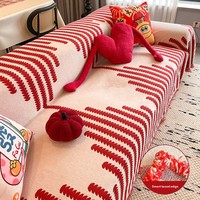 Housse de canapé universelle une pièce en polyester extensible, respirante et confortable, à rayures rouges, pour mariage, avec poignées