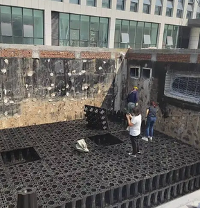 Module de collecte des eaux pluviales écologique de 45 tonnes pour routes municipales (1m x 1m) avec géotextile et manhole inclus - Product Image 1