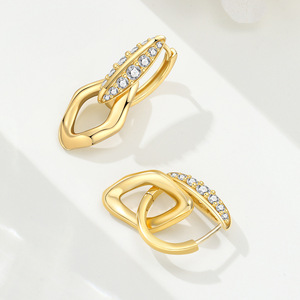 Des boucles d'oreilles en or détachables sont le cadeau idéal pour une fille, et également un choix parfait pour un anniversaire ou un cadeau d'anniversaire de naissance. - Product Image 2
