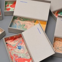 Boîte cadeau personnalisée en or métallisé pour bougies, style livre, avec couvercle et plateau, fermeture magnétique haut de gamme