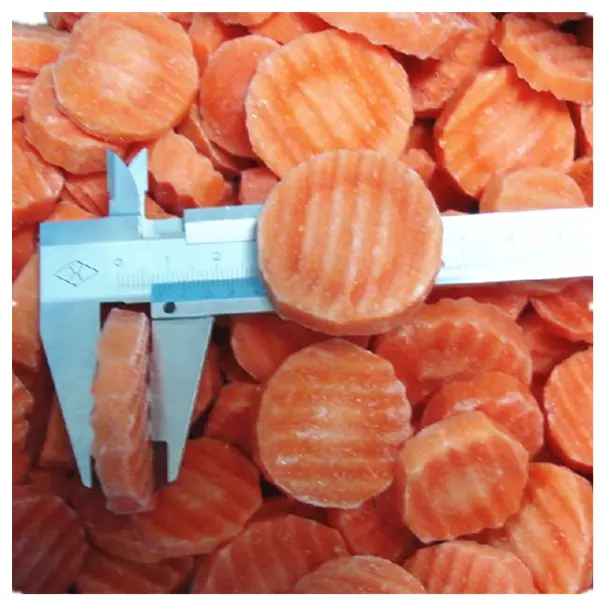 Các nhà sản xuất bán hàng trực tiếp rau tươi hữu cơ không có bổ sung đông lạnh cà rốt lát