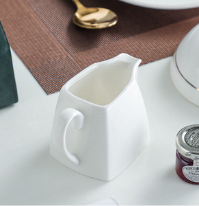 Petite cruche à crème en porcelaine fine 350 ml avec bec verseur et poignée, sans couvercle, pour saupoudrer la sauce, classique, écologique, portable - Product Image 5