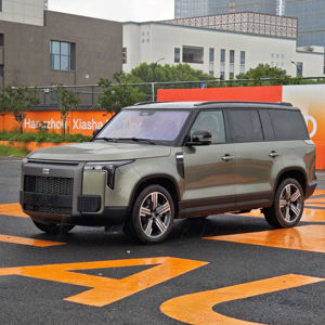 <span class=keywords><strong>2025</strong></span>巨大的汽车热卖Polestone 01 7座椅智能驾驶城市越野车 - Product Image 2