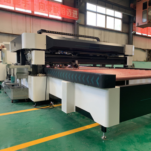 EASTTEC Fabricants de machines de bordure de <span class=keywords><strong>verre</strong></span> en Chine Machine à bordure de <span class=keywords><strong>verre</strong></span> à haute efficacité à ligne droite sur quatre côtés - Product Image 1