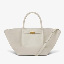 Surface en cuir blanc de grande taille