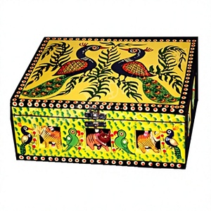 Caja de Madera Hecha a Mano, Rectangular, con Diseño de Pavo Real Pintado al Estilo Folclórico, Decoración para el Hogar, Artesanía para Mesa - Product Image 1