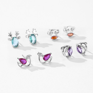 Boucles d'oreilles clous personnalisables en argent sterling S925 avec zircon bleu taille ovale et motif cerf, exclusives pour femmes - Product Image 4