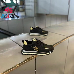 Baskets blanches tendance pour hommes, style décontracté printanier, avec plateforme antidérapante et doublure en maille, idéales pour les étudiants - Product Image 3