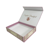 Emballage en carton personnalisé pour cadeaux sucrés, produits laitiers, stylos, boîte rigide avec gaufrage, produits de beauté, boîte à chocolat, boîte de luxe avec laminage mat